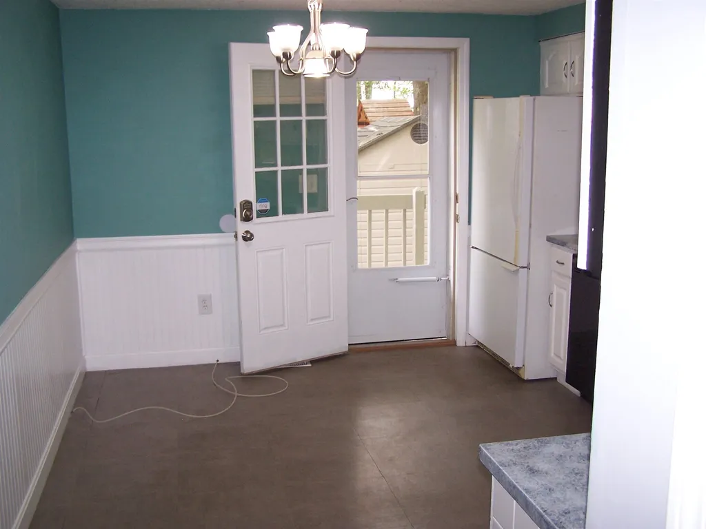 8l Topaz Circle Derry NH 03038