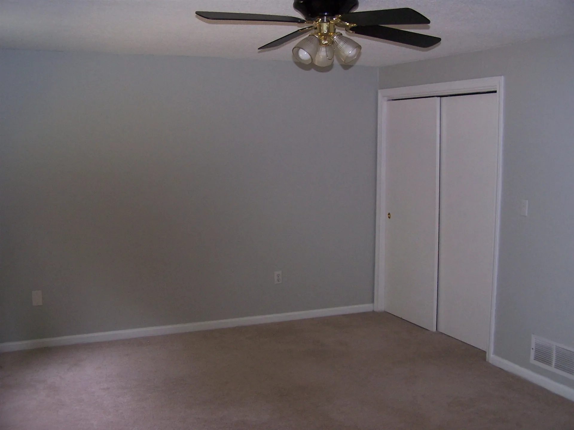 8l Topaz Circle Derry NH 03038