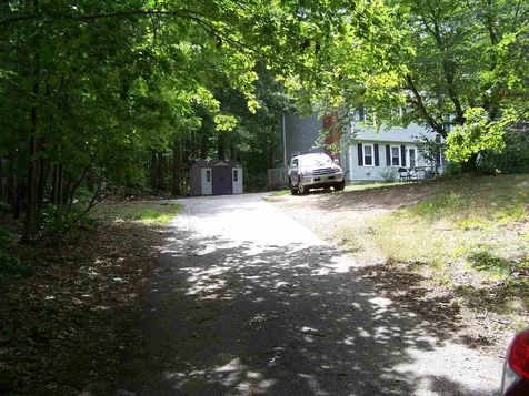 8l Topaz Circle Derry NH 03038