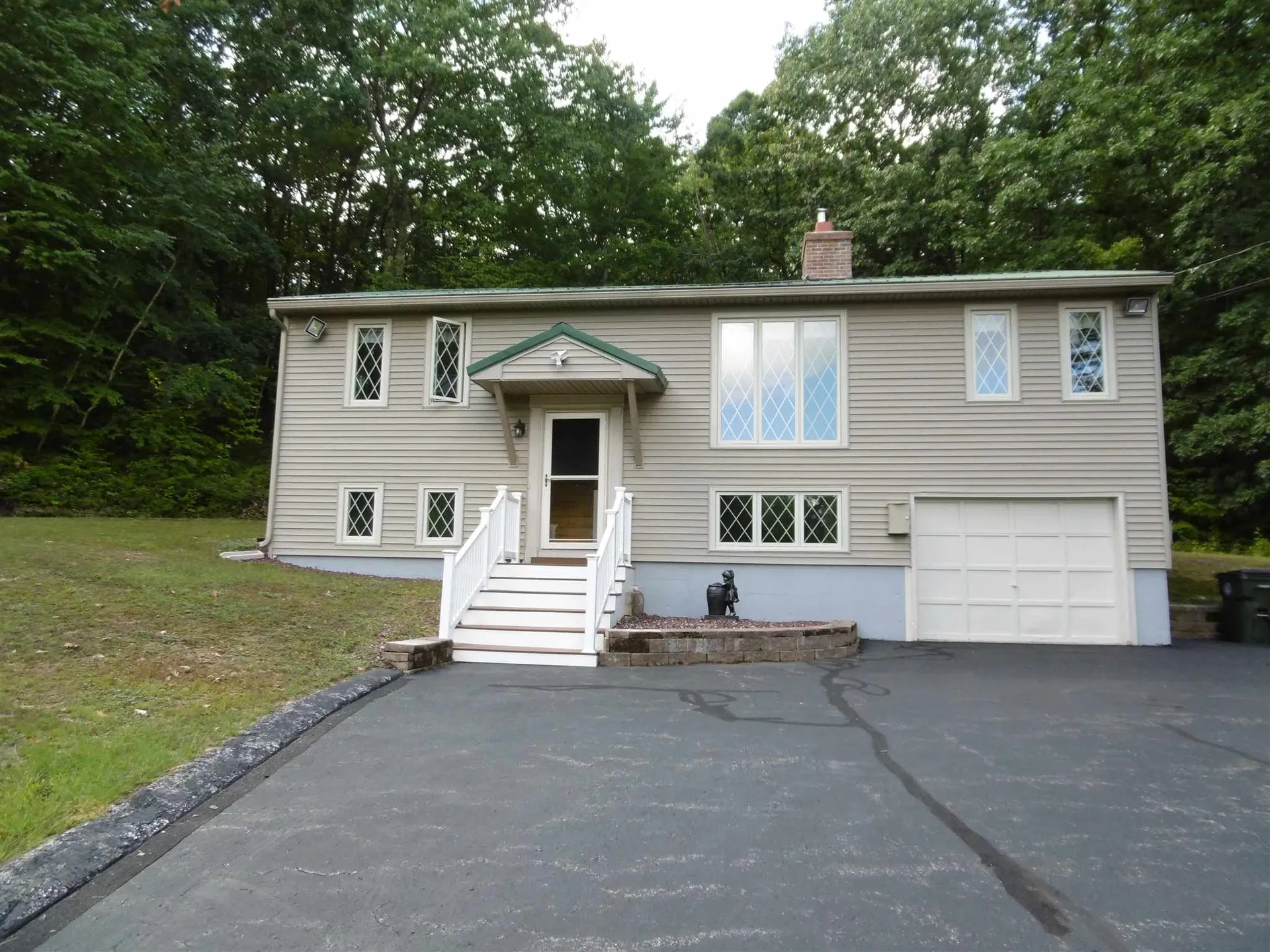 197 Straw Road Manchester NH 03102