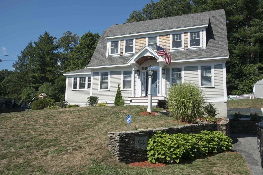 84 Cedar Street Amesbury MA 01913