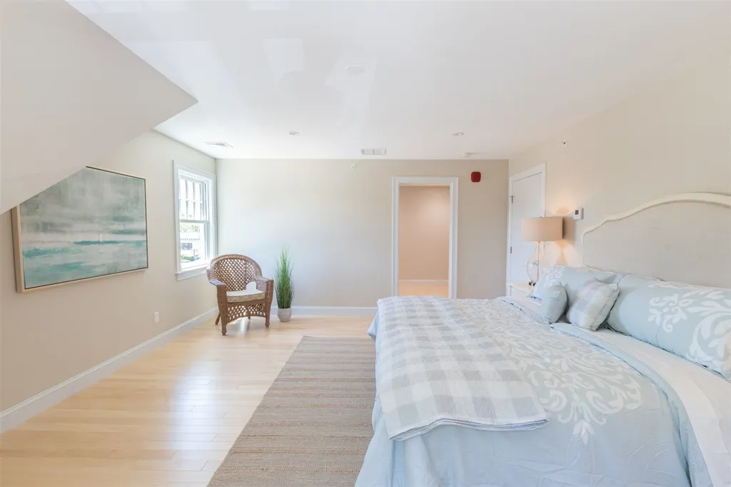 42 State Road Kittery ME 03904