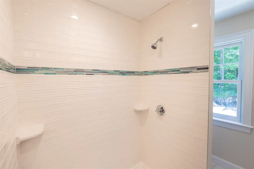 42 State Road Kittery ME 03904