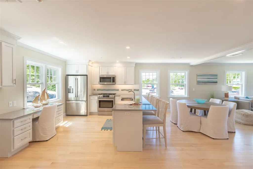 42 State Road Kittery ME 03904