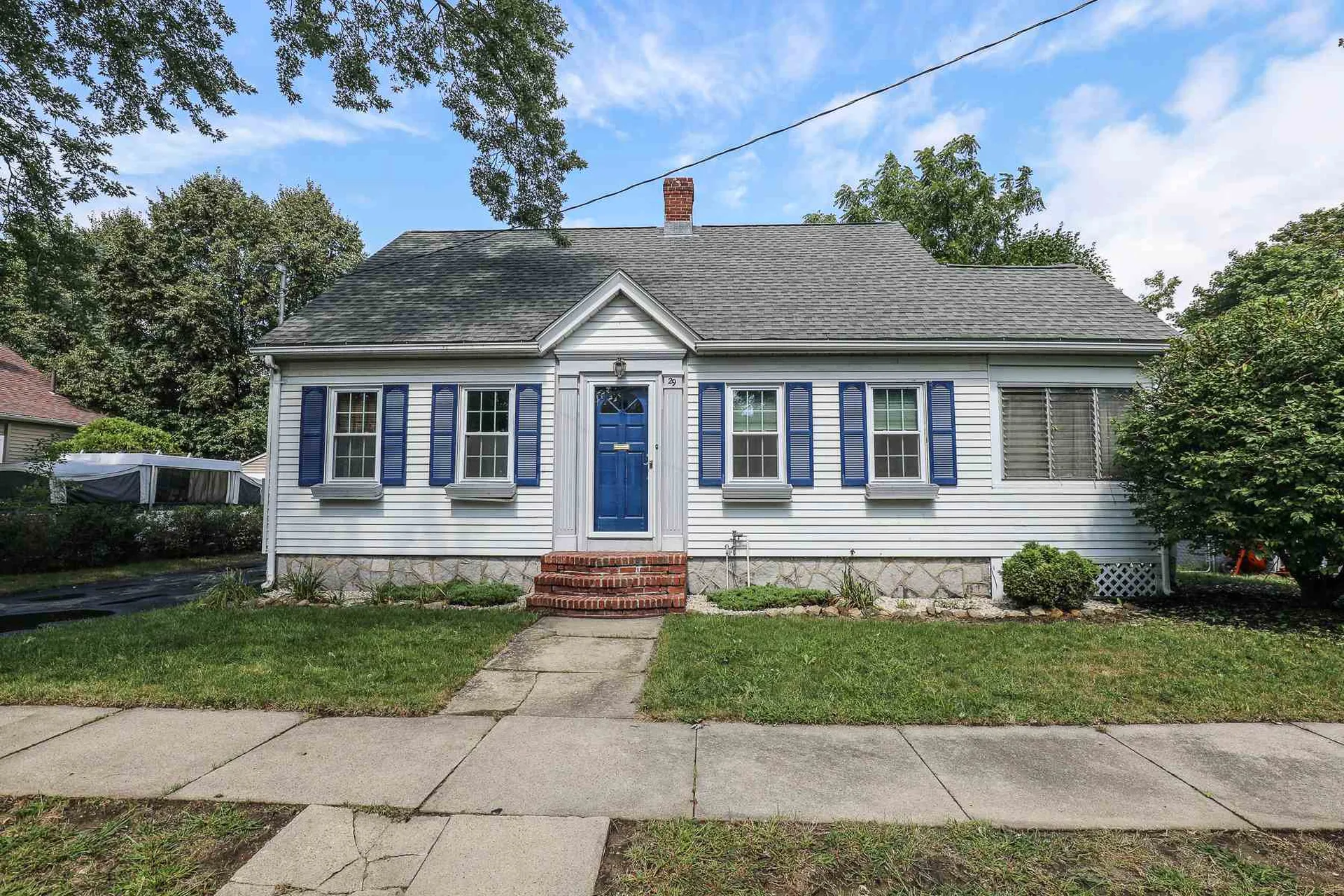 29 Roy Avenue Manchester NH 03103