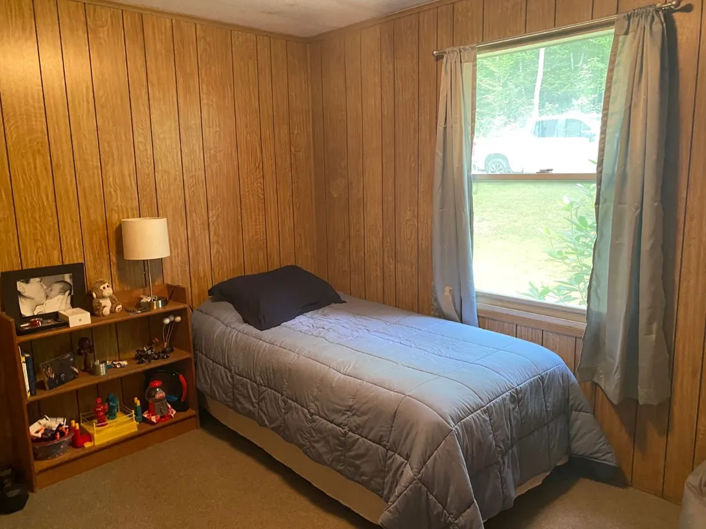 22 Merrill Wood Drive Holderness NH 03245