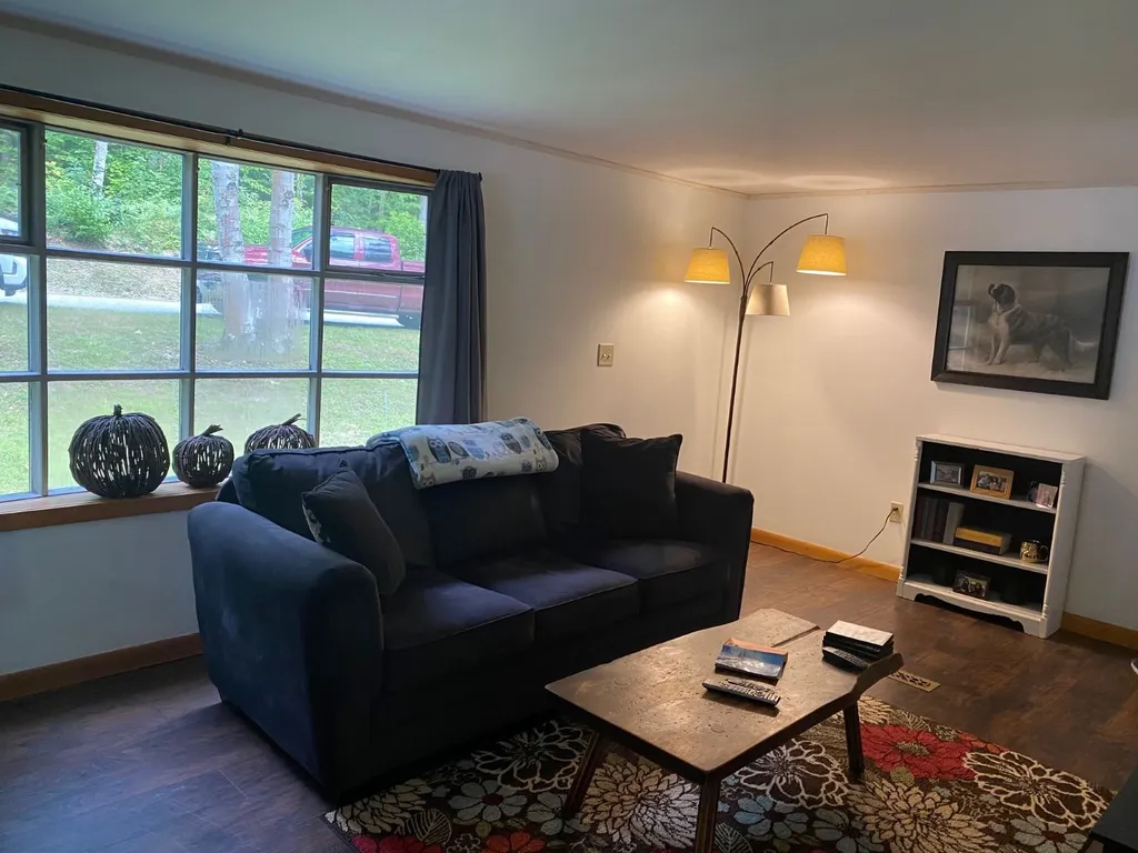 22 Merrill Wood Drive Holderness NH 03245