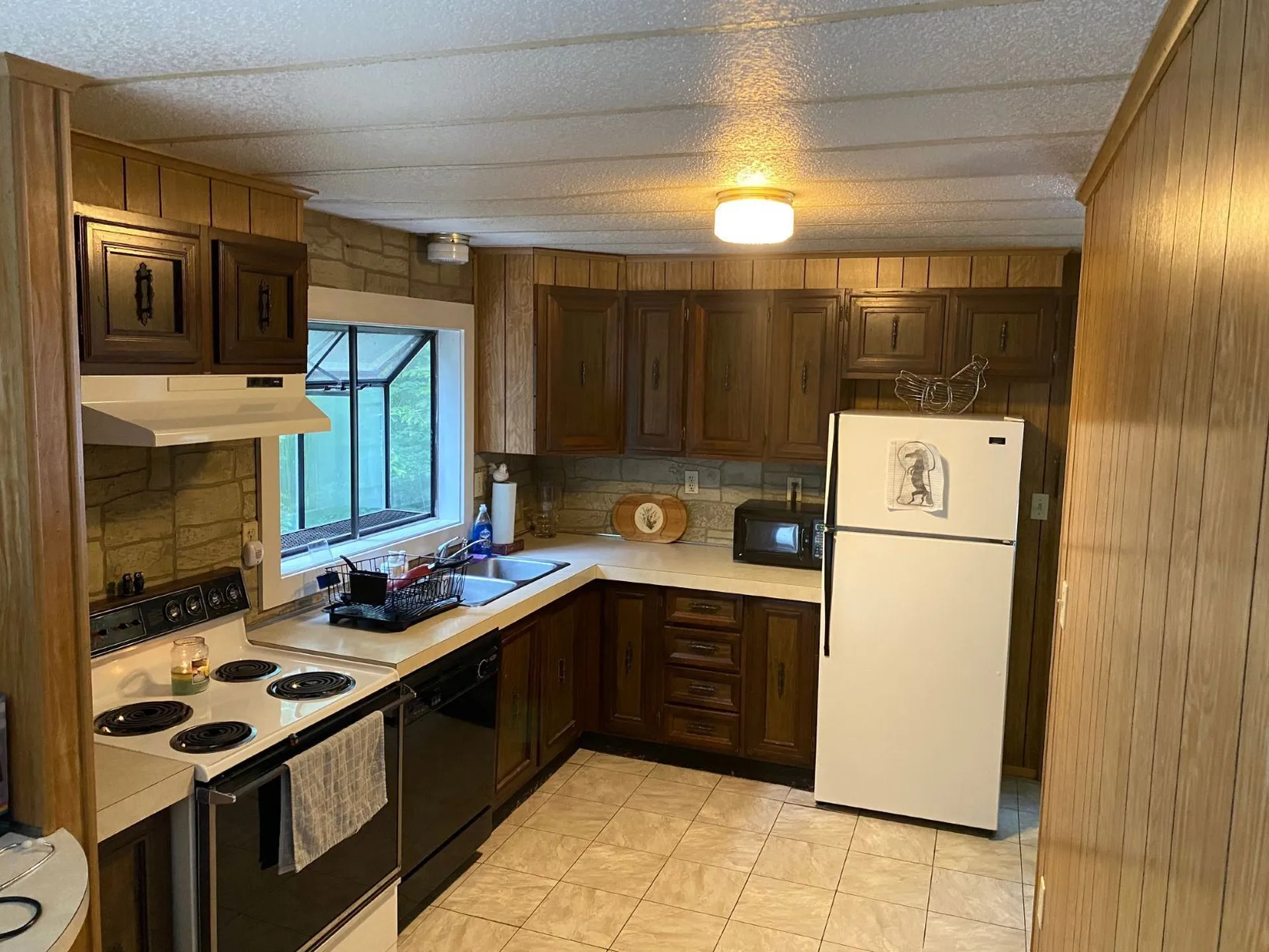 22 Merrill Wood Drive Holderness NH 03245