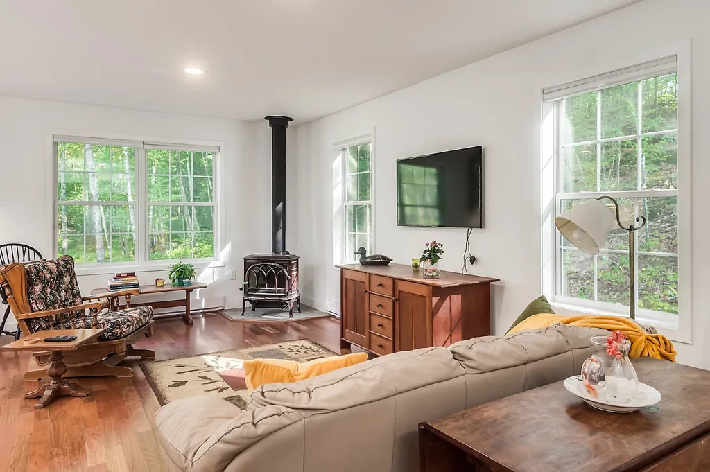 106 Hayes Road Madbury NH 03823