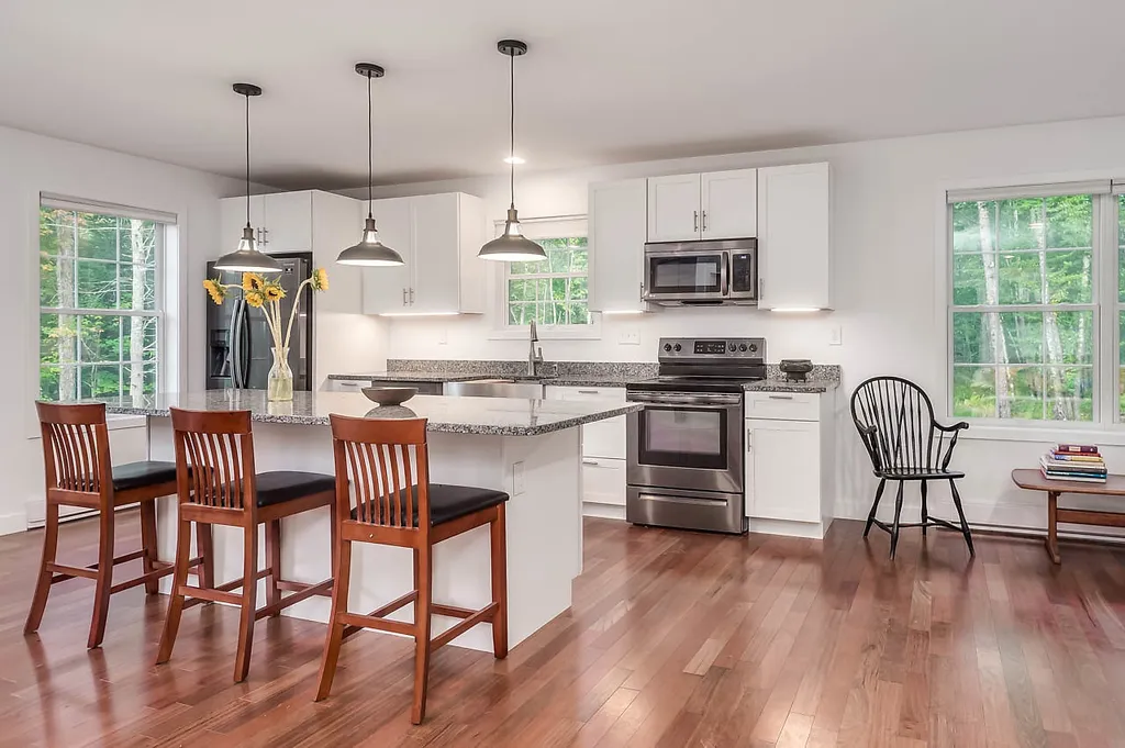 106 Hayes Road Madbury NH 03823