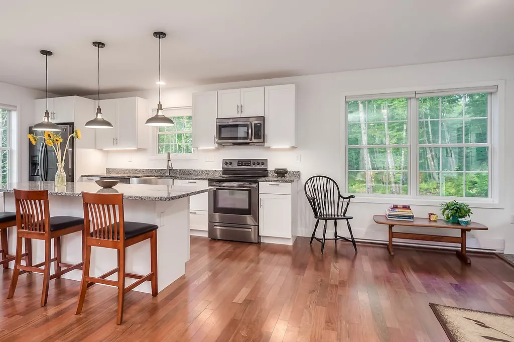 106 Hayes Road Madbury NH 03823