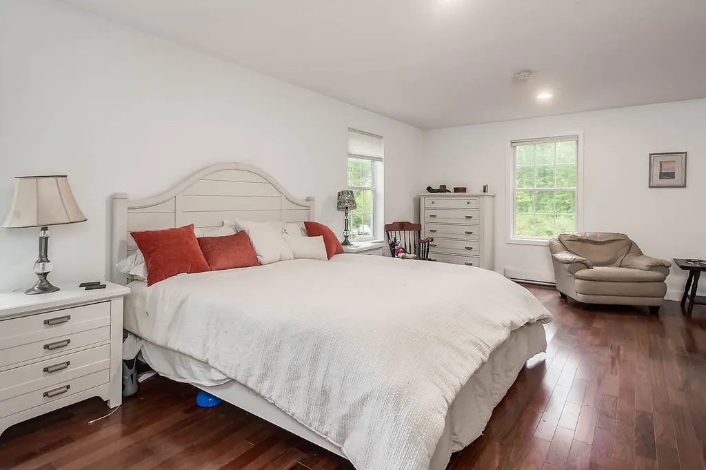 106 Hayes Road Madbury NH 03823