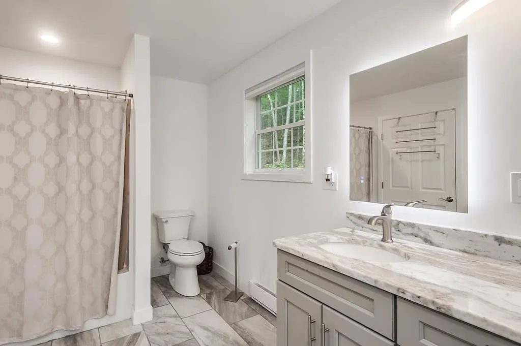 106 Hayes Road Madbury NH 03823