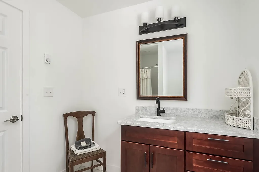 106 Hayes Road Madbury NH 03823