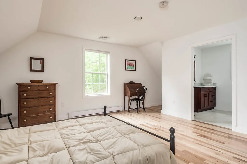 106 Hayes Road Madbury NH 03823