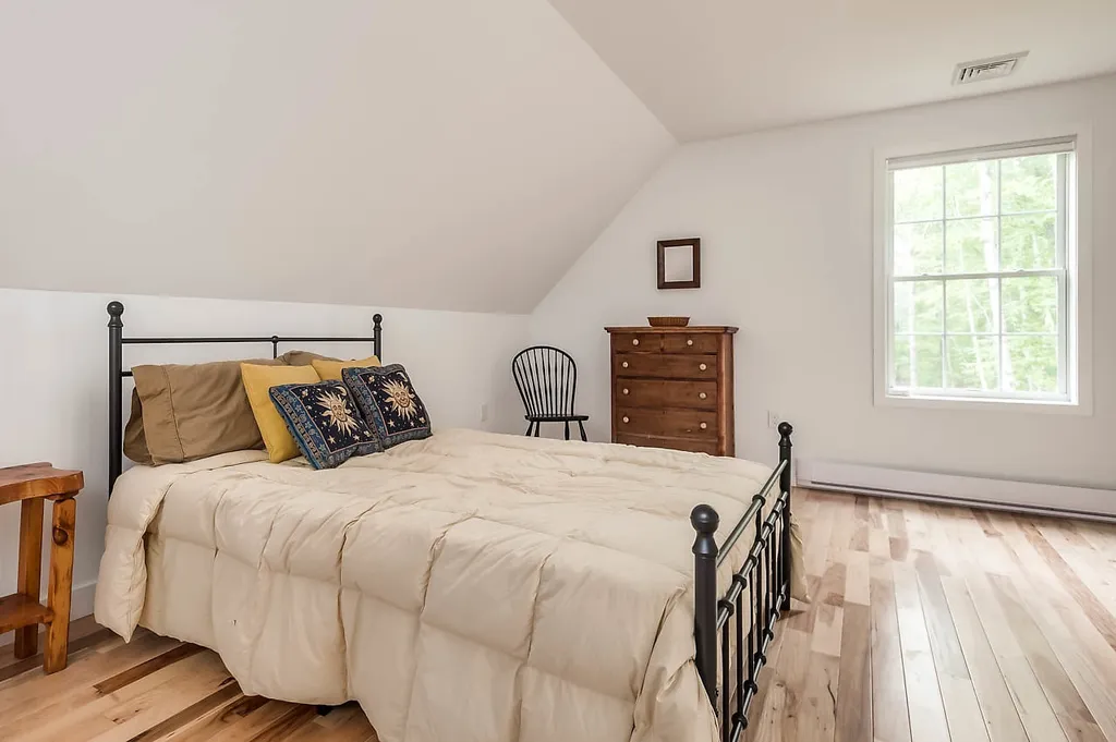 106 Hayes Road Madbury NH 03823