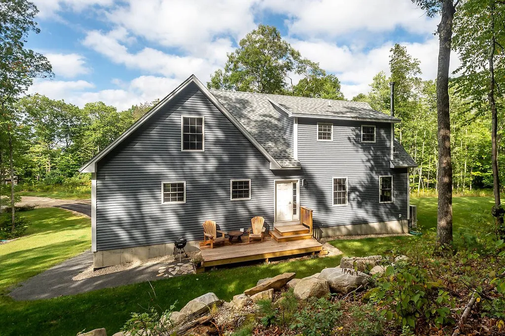 106 Hayes Road Madbury NH 03823