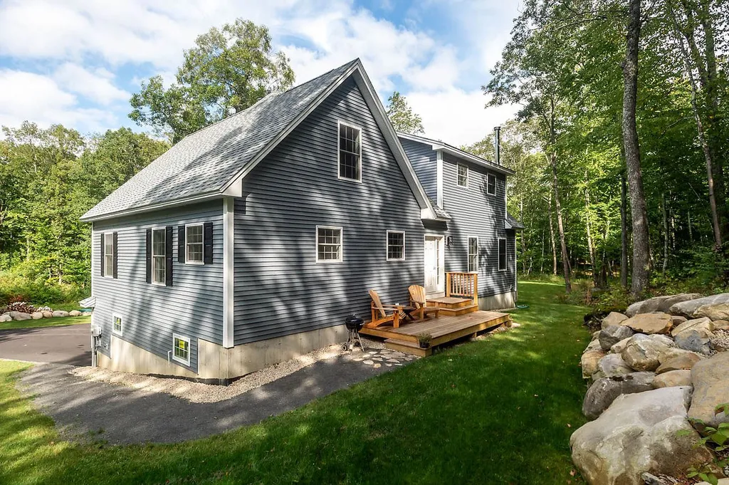 106 Hayes Road Madbury NH 03823