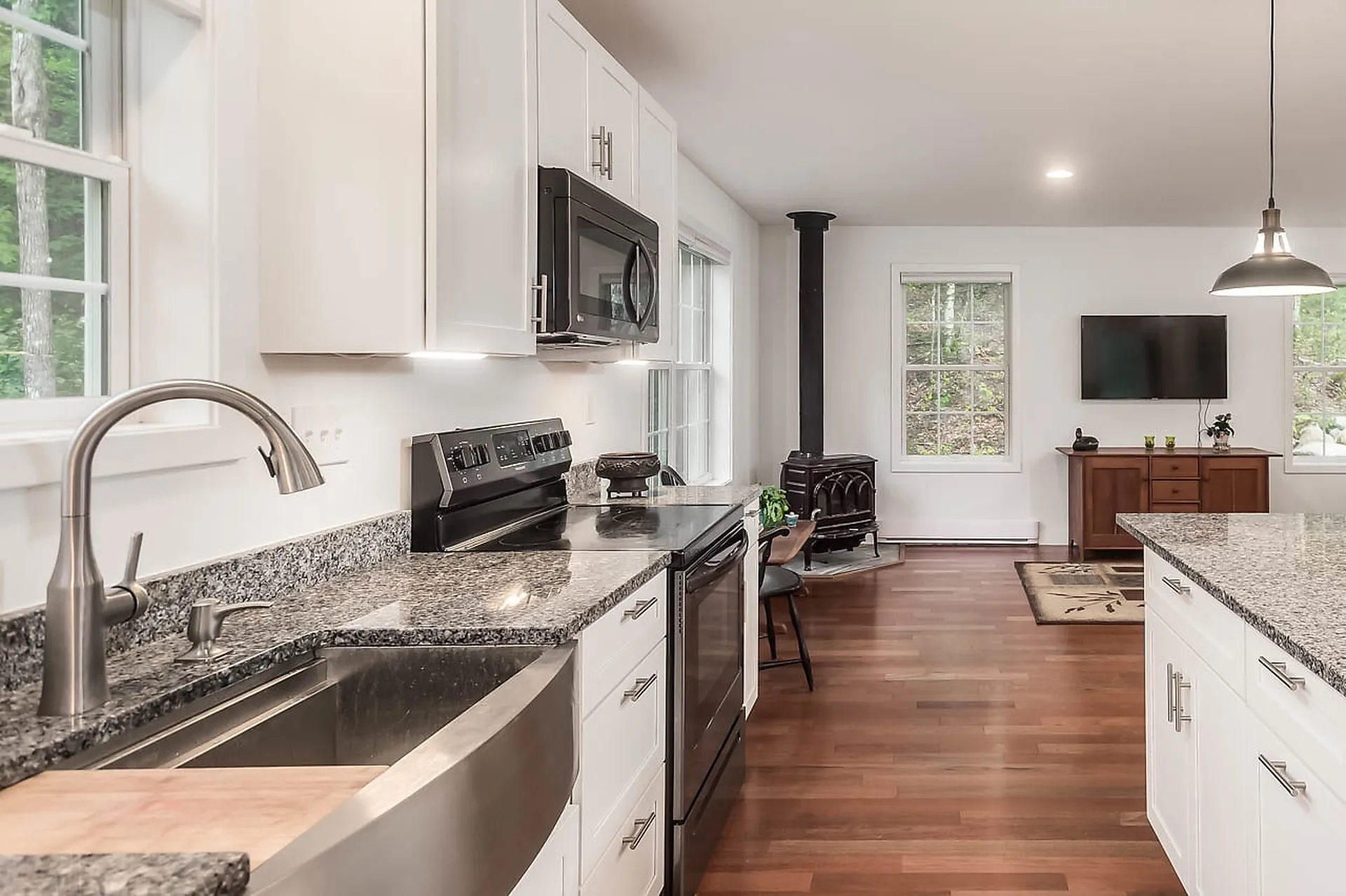 106 Hayes Road Madbury NH 03823