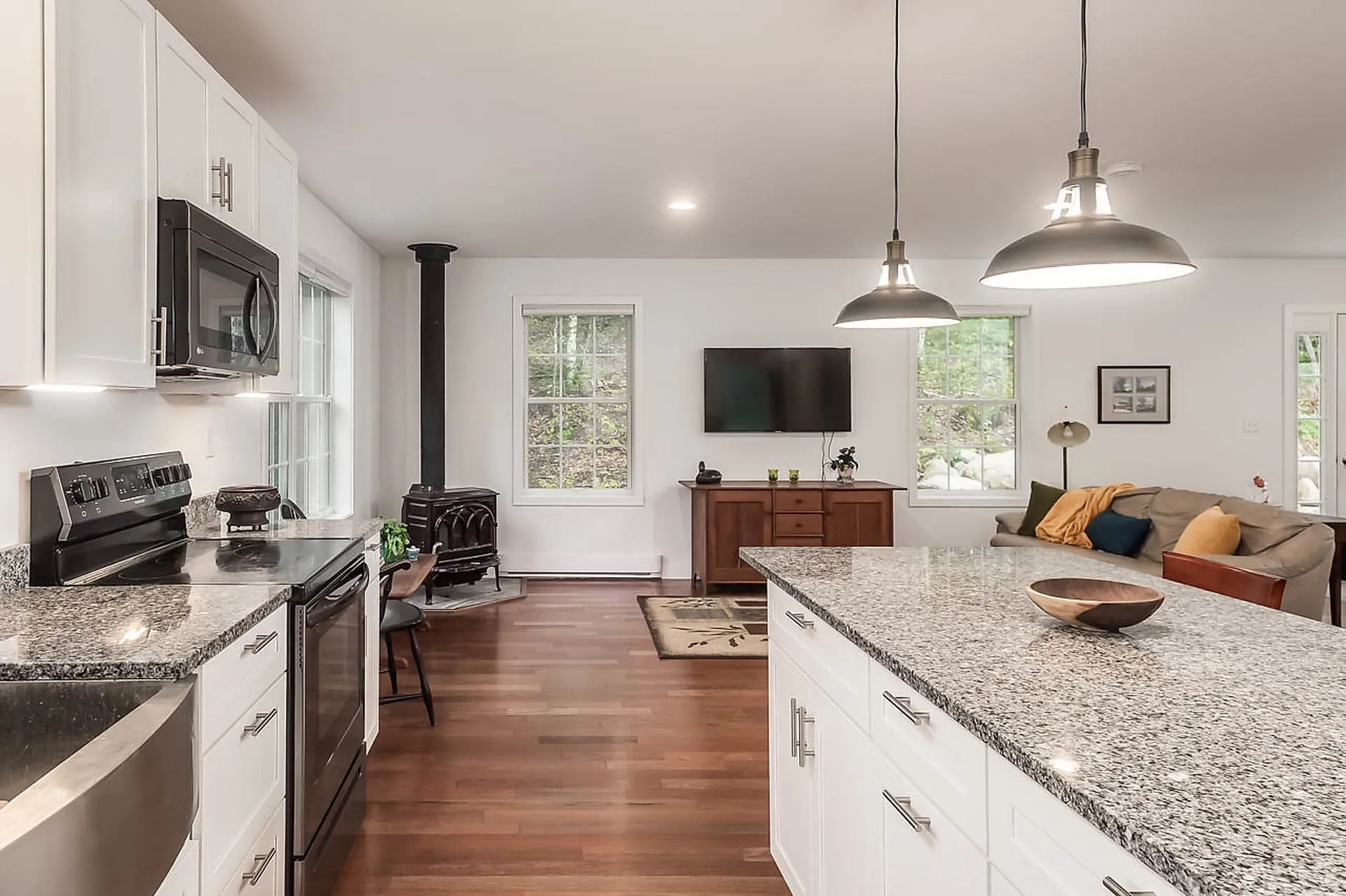 106 Hayes Road Madbury NH 03823