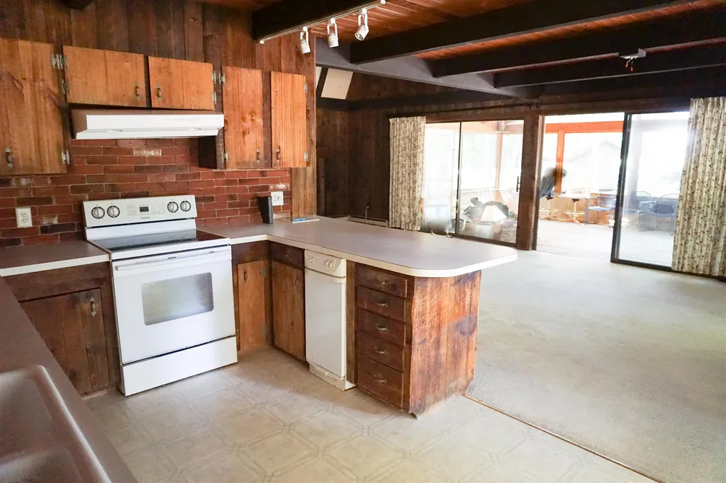 90 Blueberry Hill Lane Gilford NH 03249