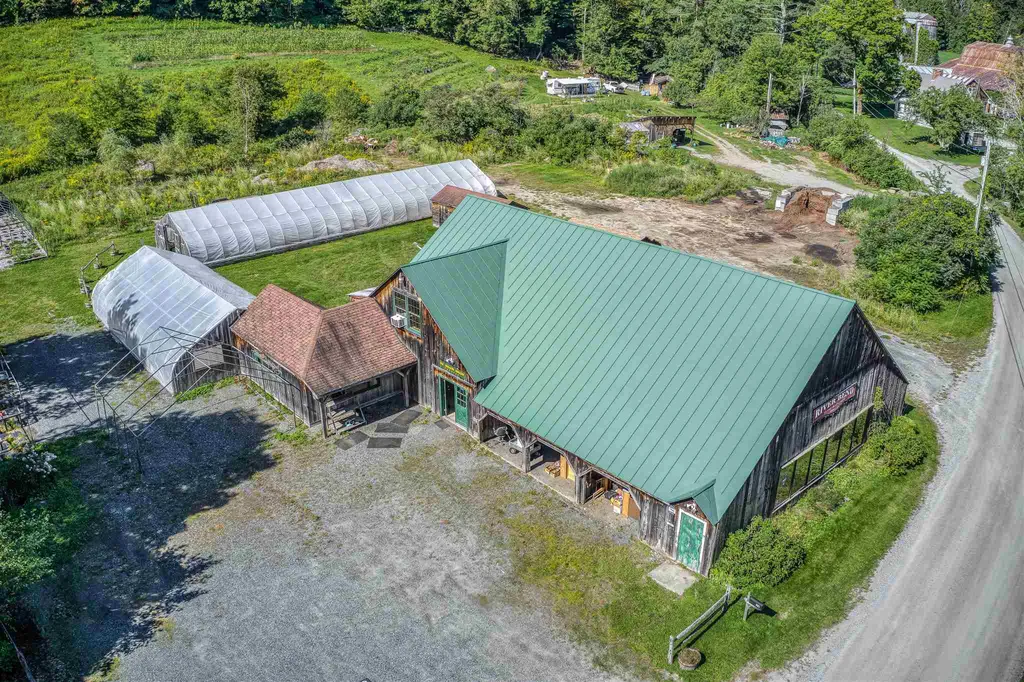 35 Wayside Road Pomfret VT 05091