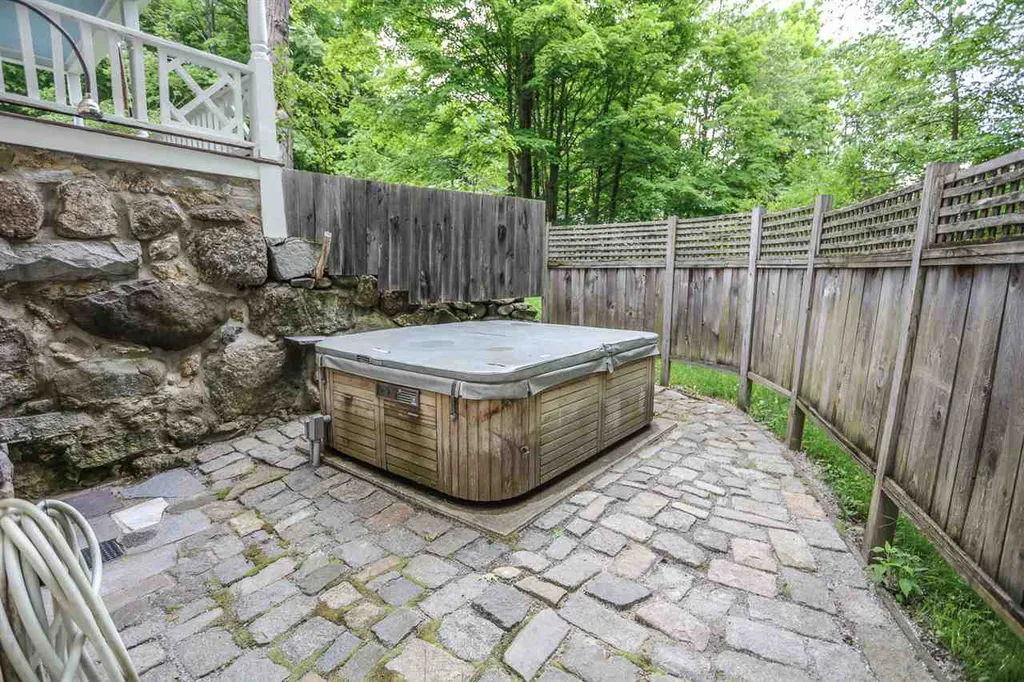 50 Central Street Sunapee NH 03782
