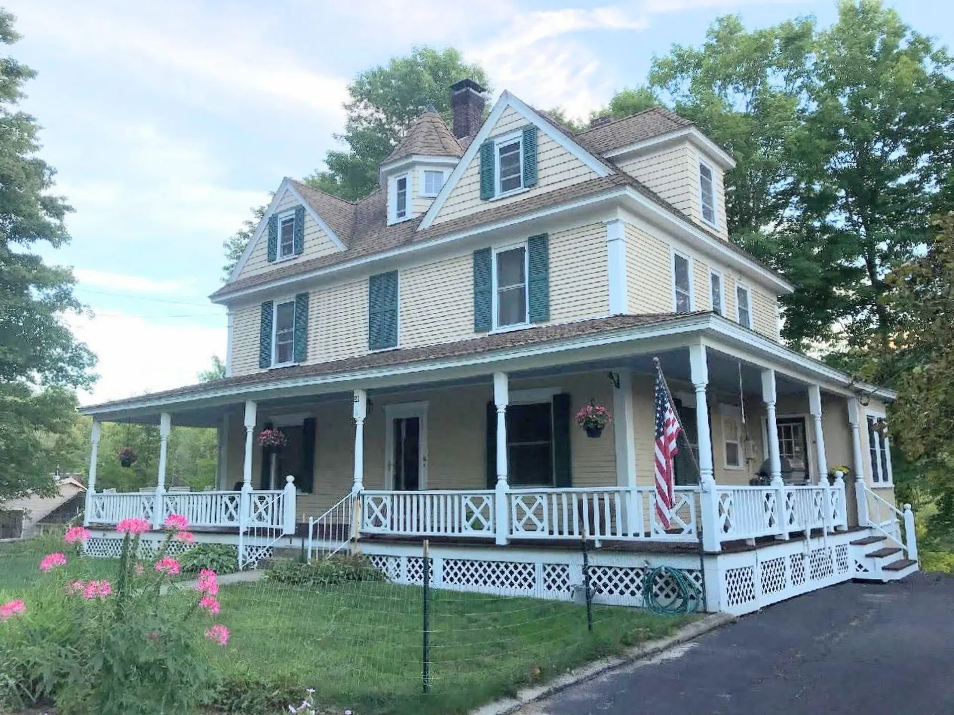 50 Central Street Sunapee NH 03782