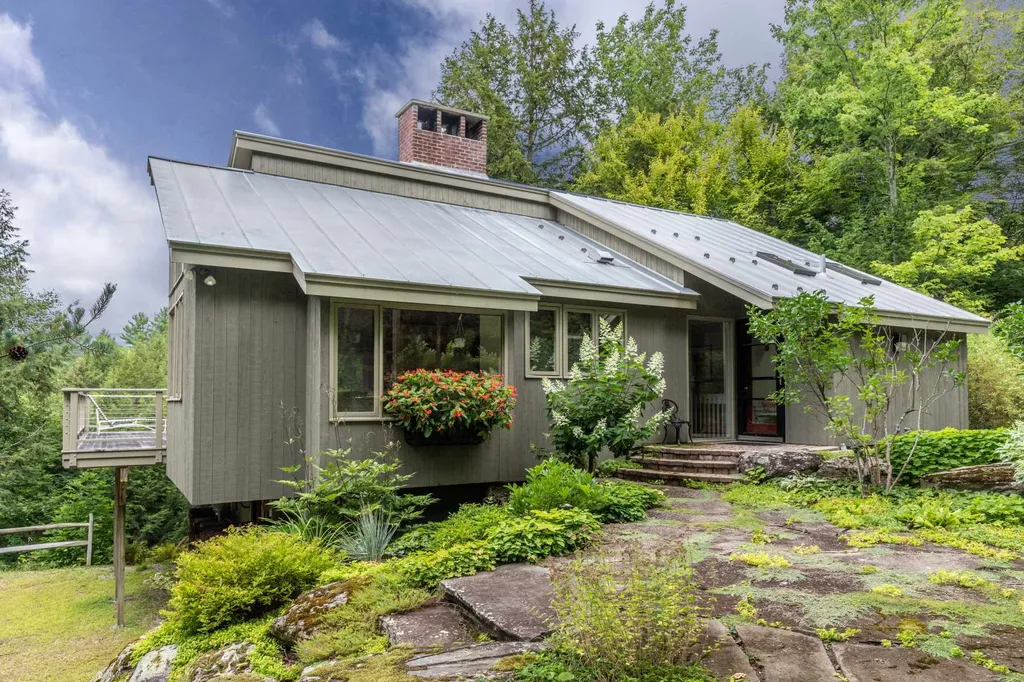 355 Sugar House Road Stowe VT 05672