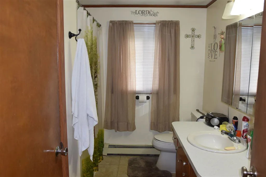 133&135 Lowell Road Windham NH 03087