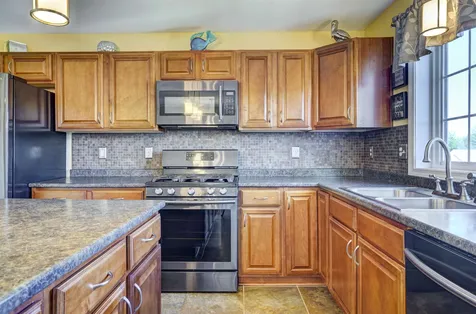 17a Canterberry Court Hudson NH 03051
