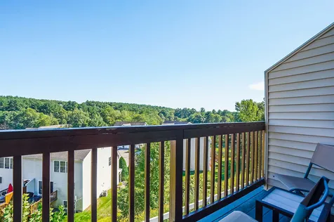 17a Canterberry Court Hudson NH 03051