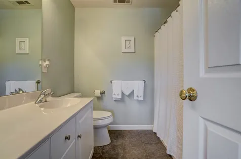 17a Canterberry Court Hudson NH 03051