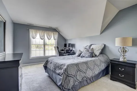 17a Canterberry Court Hudson NH 03051