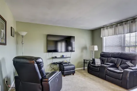 17a Canterberry Court Hudson NH 03051