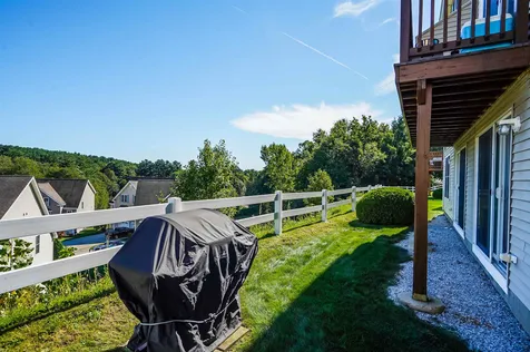 17a Canterberry Court Hudson NH 03051