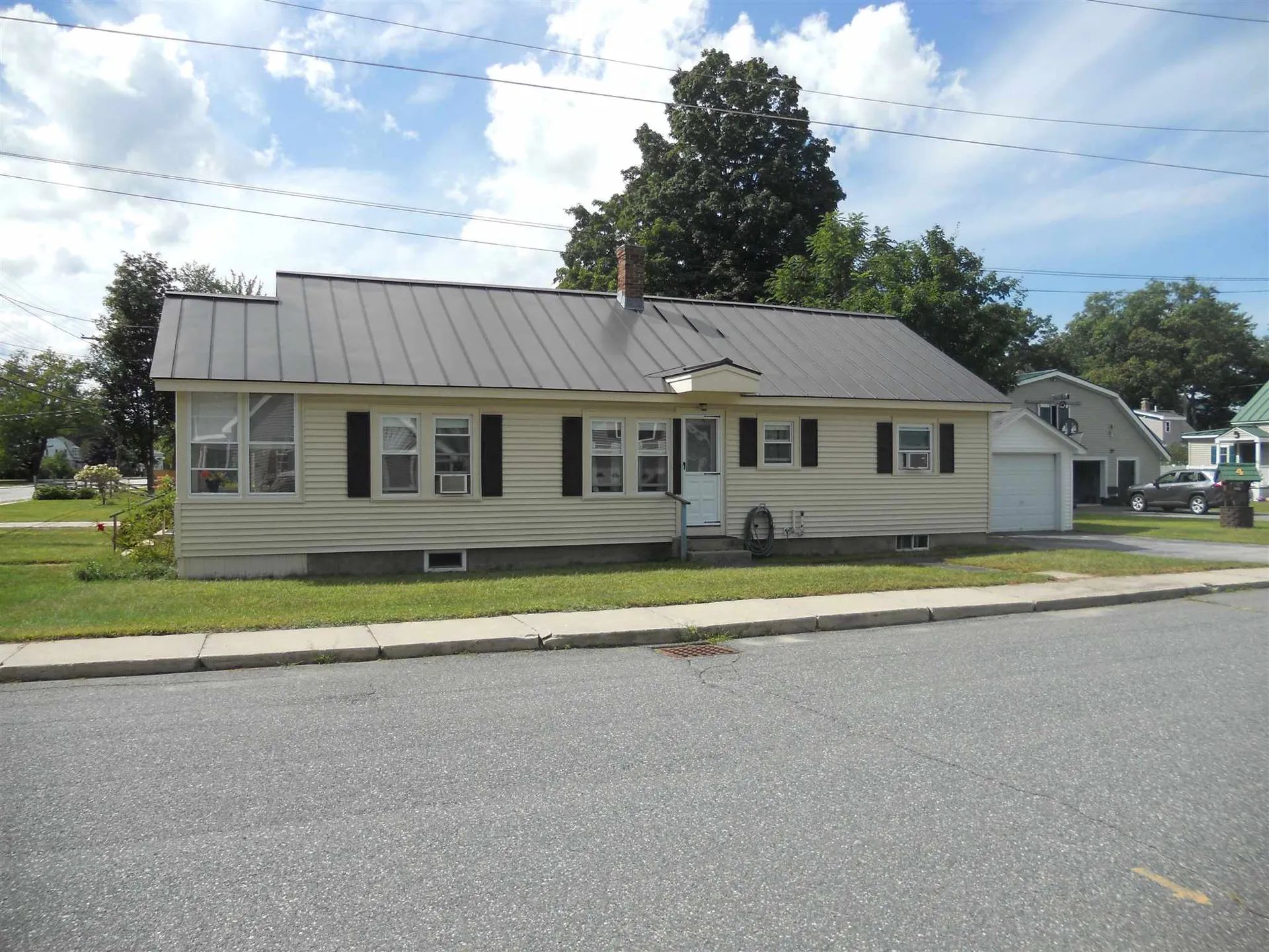 167 Maple Avenue Claremont NH 03743-2424