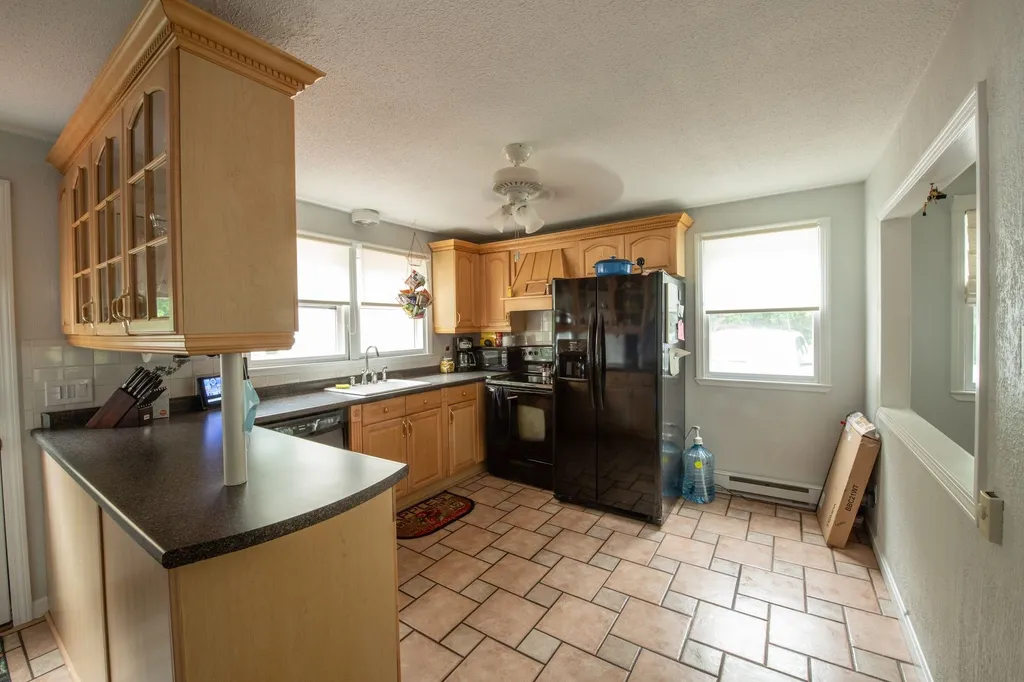 88 N Main Street Newton NH 03858