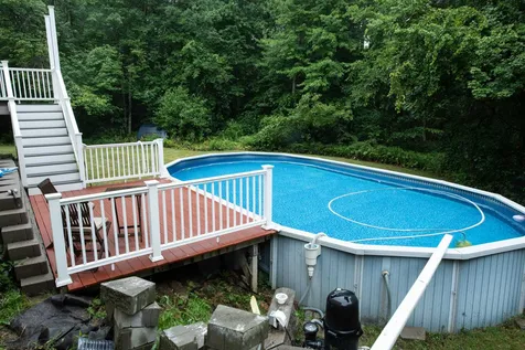 88 N Main Street Newton NH 03858