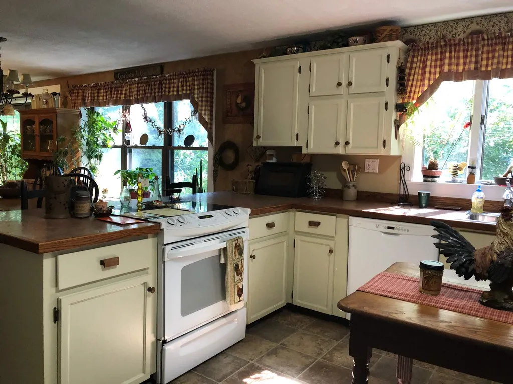 39 Oakwood Road Farmington NH 03835