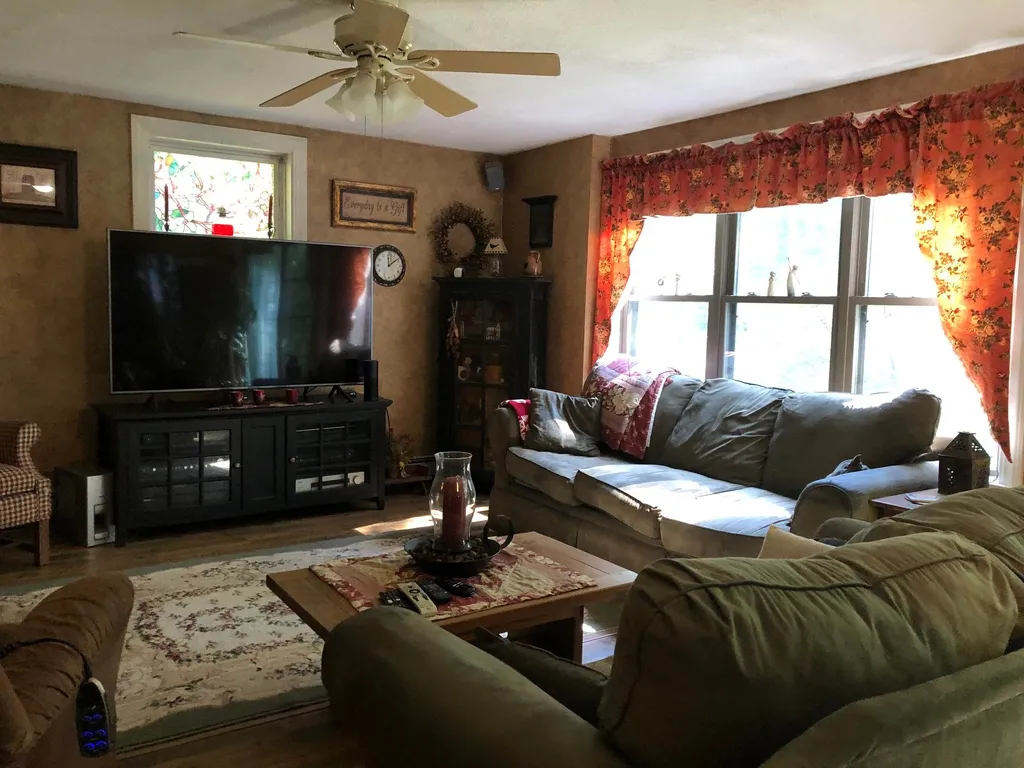 39 Oakwood Road Farmington NH 03835