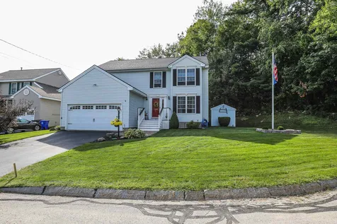 40 Green Meadow Lane Manchester NH 03109