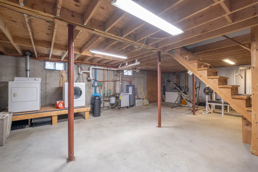 975 Hill Road Franklin NH 03235