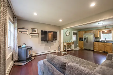 975 Hill Road Franklin NH 03235