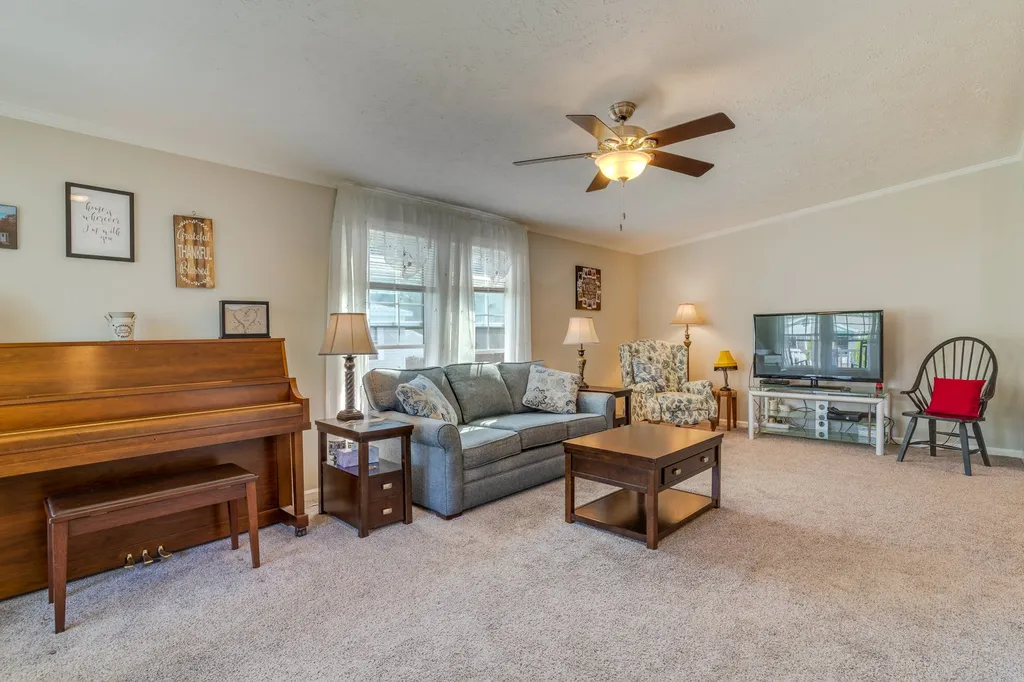 23 Tamarack Lane Rochester NH 03867