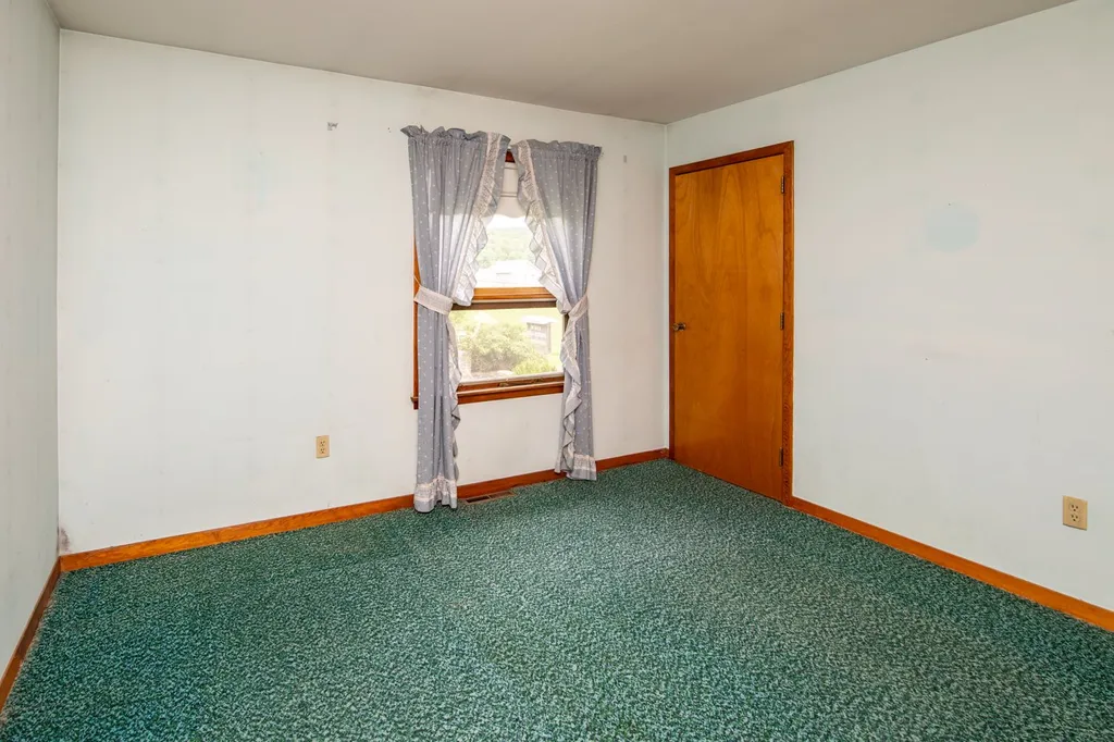 1621 Vt Route 128 Westford VT 05494