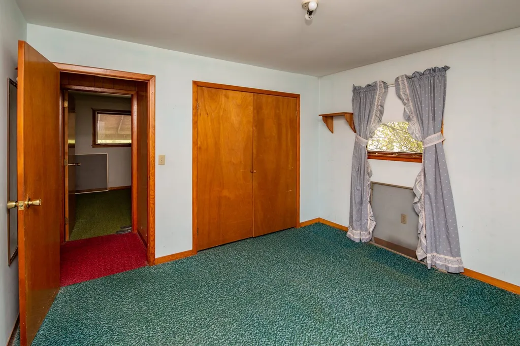 1621 Vt Route 128 Westford VT 05494
