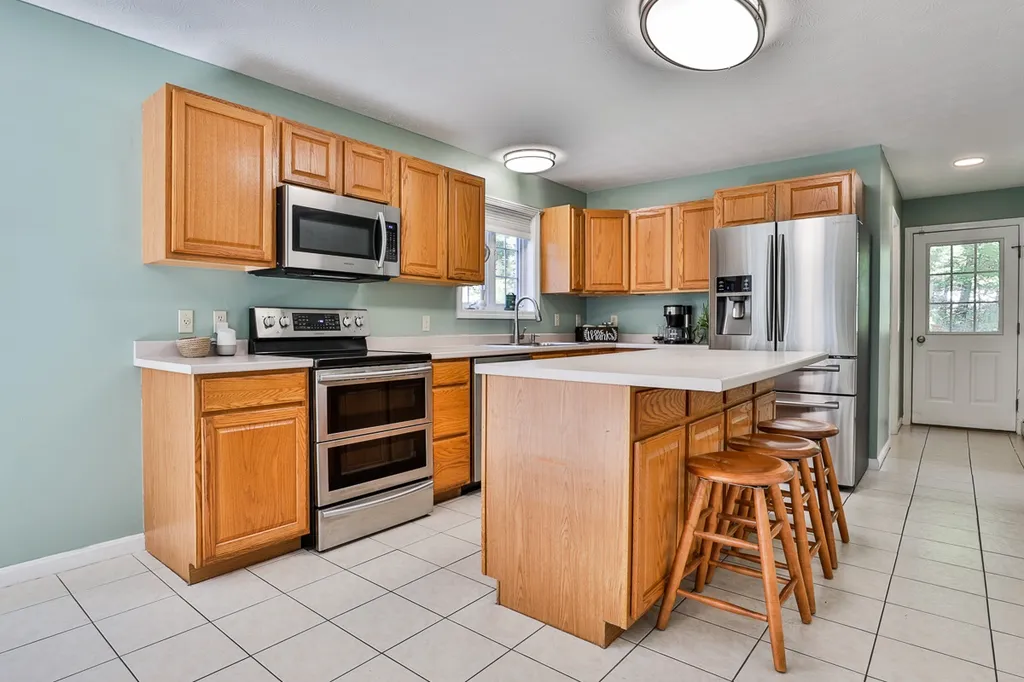 139 Horizon Lane Candia NH 03034