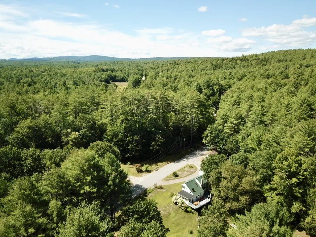 42 Cross Hill Road Wilmot NH 03287