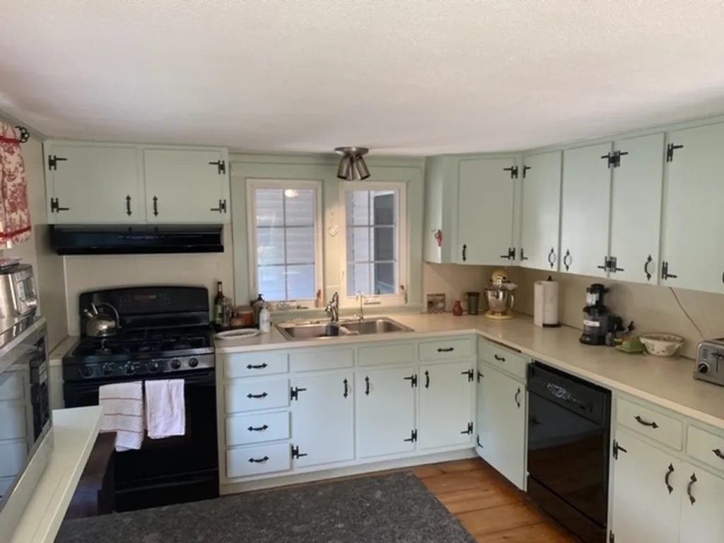 42 Cross Hill Road Wilmot NH 03287